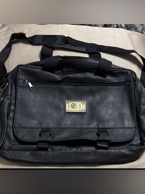 Accent International Messenger Bag